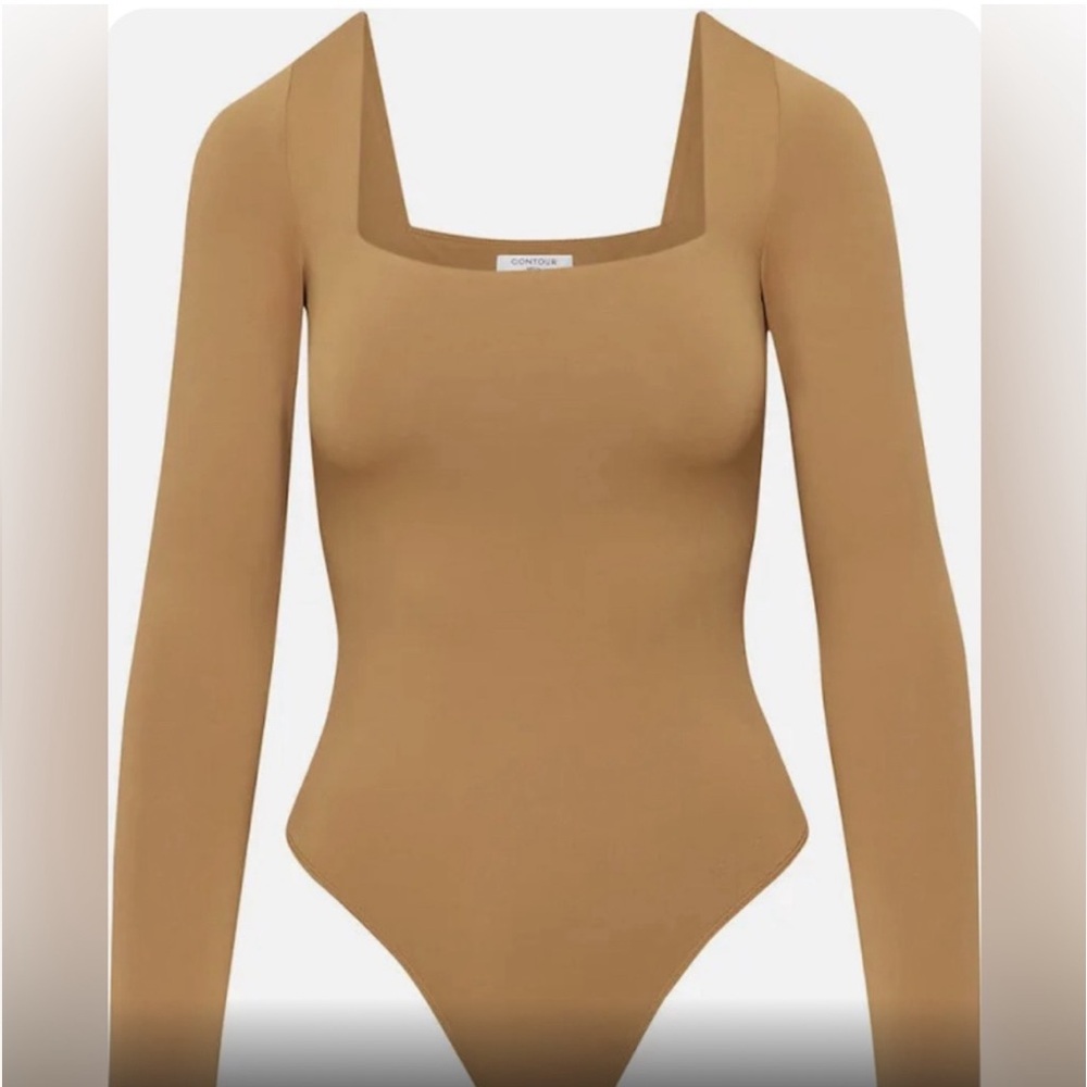 NWT Aritzia Babaton Contour Bodysuit in Classic Tan